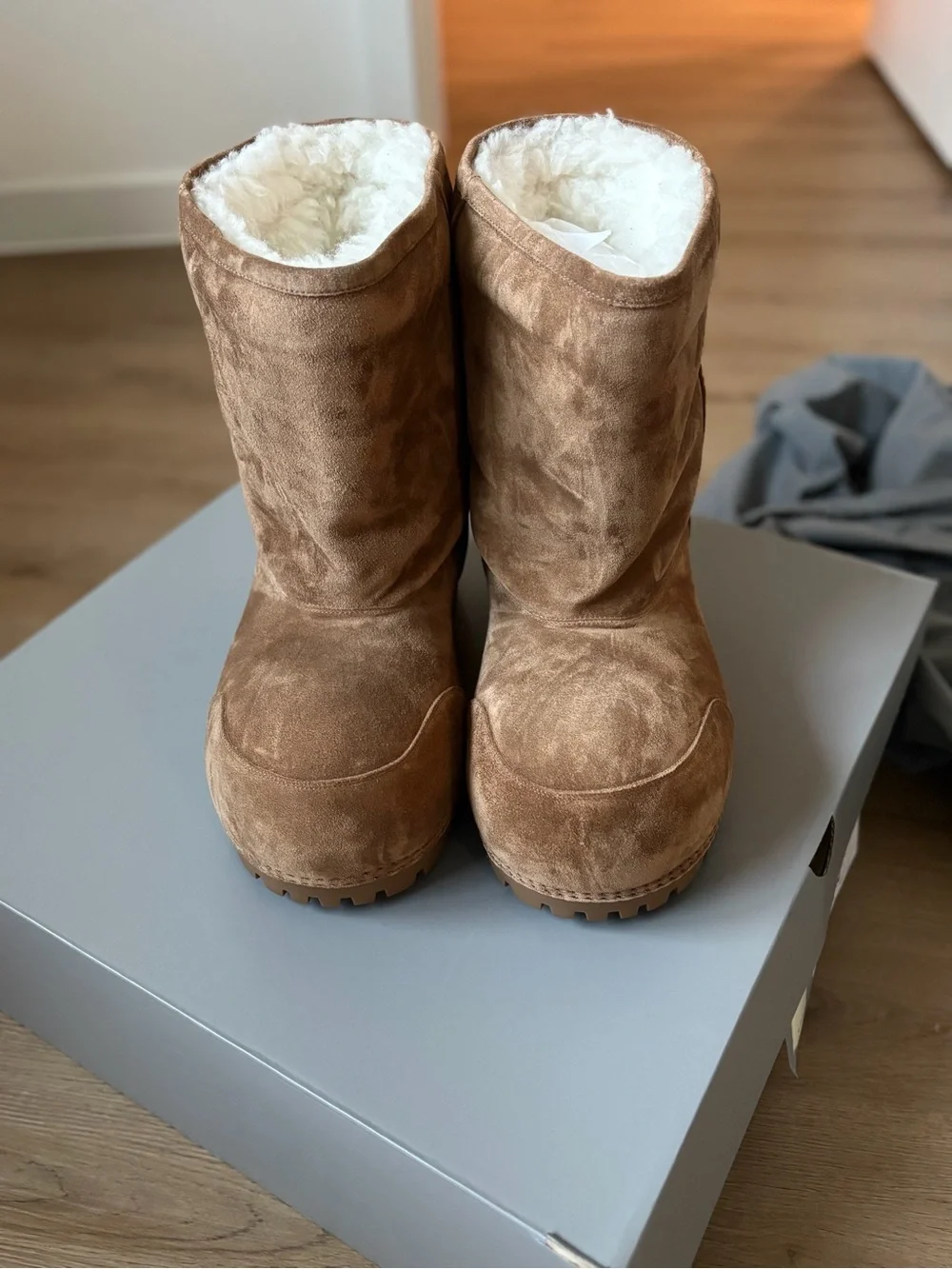 Balenciaga | Shoes | Balenciaga Brown Suede Shearlinglined  display picture 1